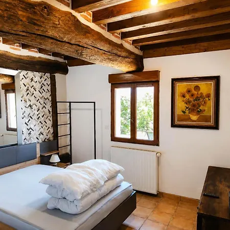 Les Deux Vallees Holiday home